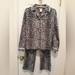 Hannah Lounge super soft pajamas